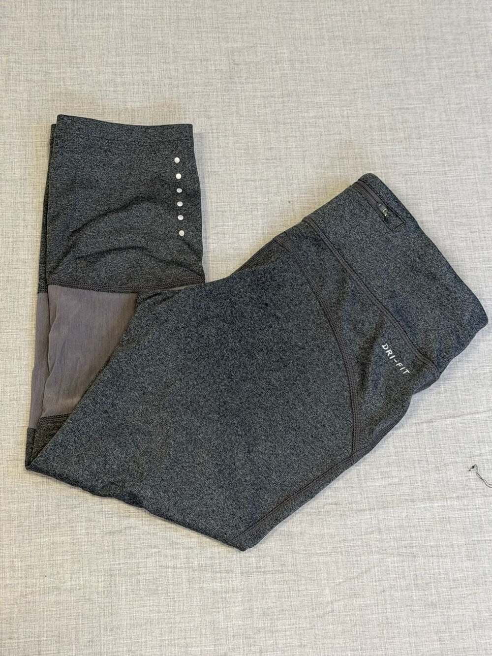 Nike Women's Dri-FIT Epic Run Tight Cropped Gray Leggings - Picture 5 of 5